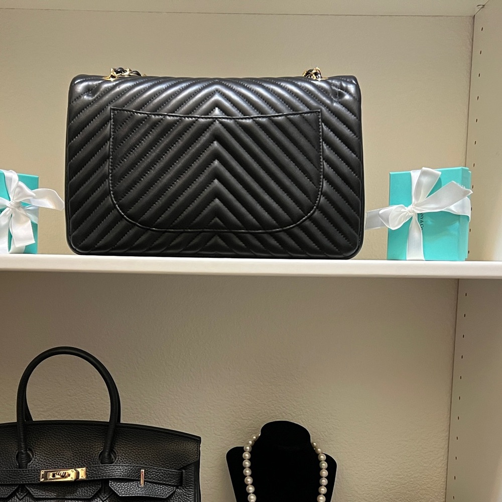Luxury designer purse. - Picture 5 of 15